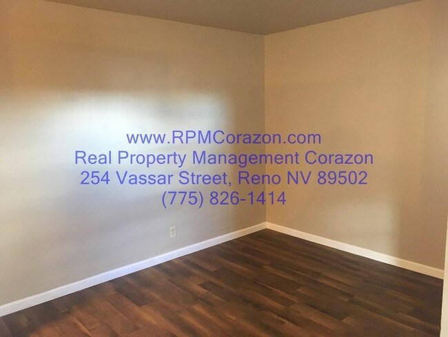 Foto del edificio - 3515 Lakeside Dr