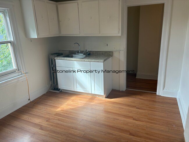 Foto del edificio - *66 Princeton Avenue