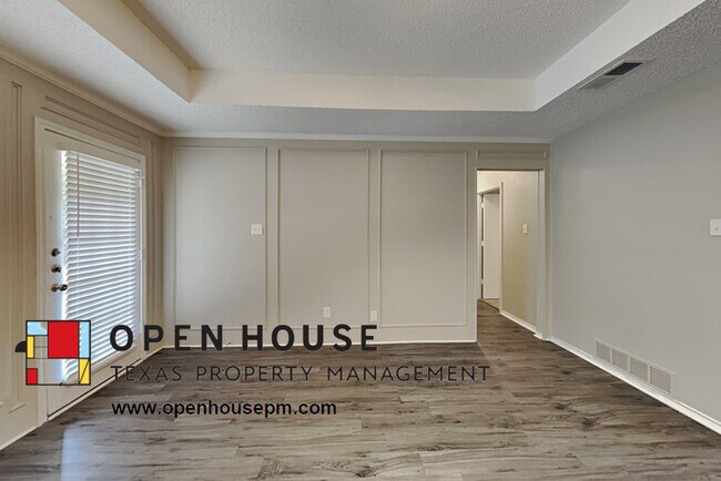 Building Photo - 2200 Covered Wagon Dr, Plano