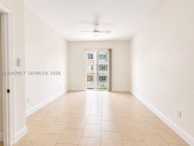Building Photo - 1203 Town Center Dr