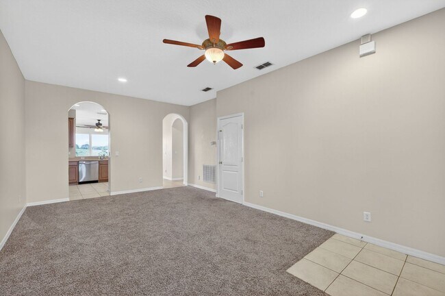 Building Photo - Available Now! Golf Course Townhome in Guard-Gated Sorrento Hills