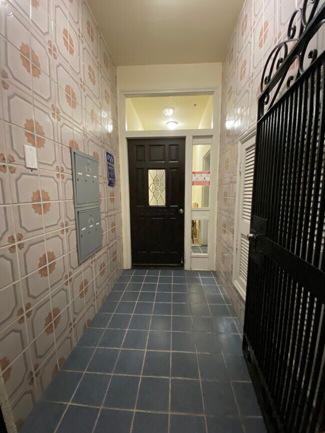 Entrance - 1490 20th Ave