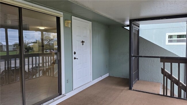 Foto del edificio - 1212 Breezy Way