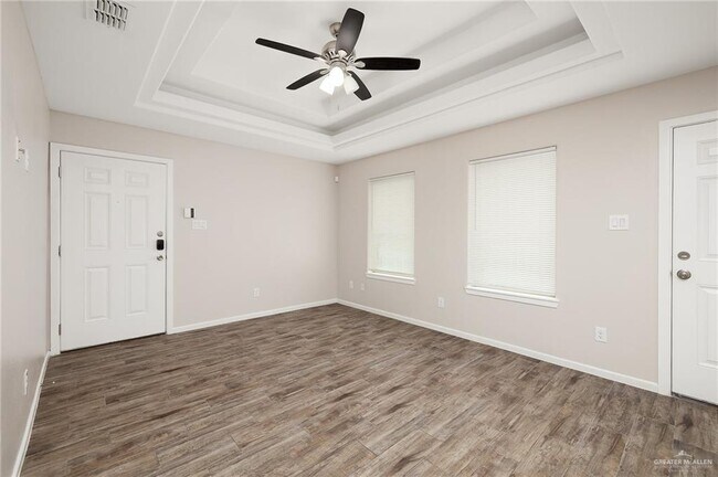 Building Photo - 1305 Alta Vis Dr