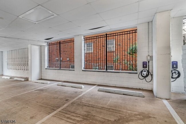 Foto del edificio - 44 W Price St