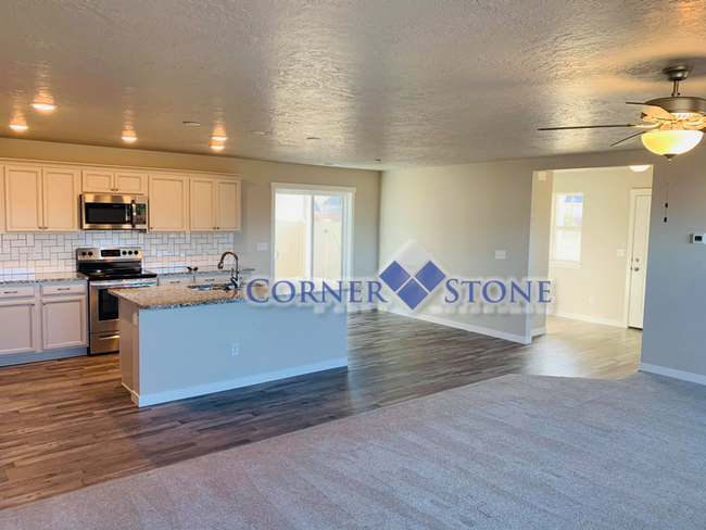 Building Photo - Beautiful Home in Boise!