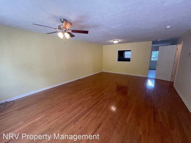 Building Photo - 2 br, 2.5 bath House - 910 2nd Street