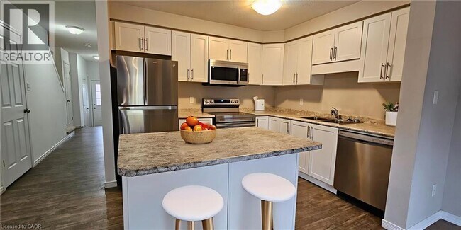 Photo du bâtiment - 50 Pinnacle Dr