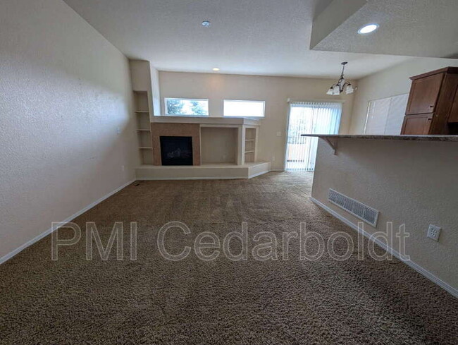 Building Photo - 4848 Iron Horse Villas Point