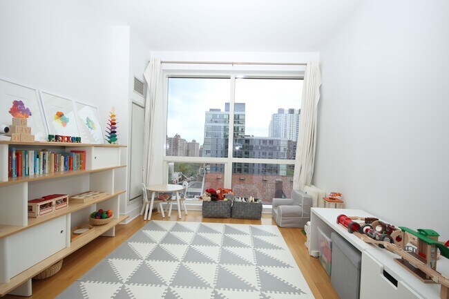 Foto del edificio - 2628 Broadway