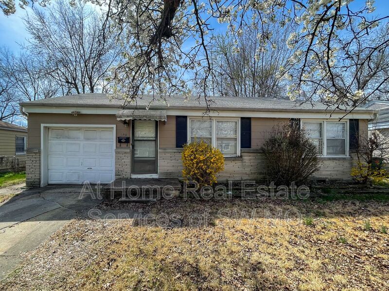 Foto principal - 230 W Whiteside St