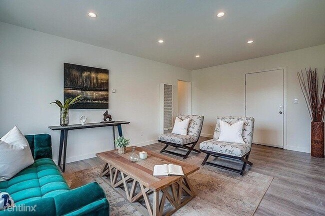 Building Photo - 3 br, 2 bath Apartment - 11853 Manor Drive 1