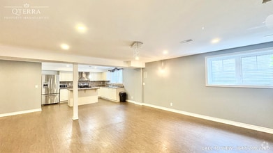 Building Photo - 6 Bignell Cres