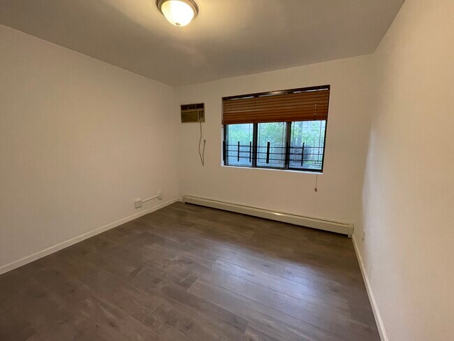 Foto del edificio - 5528 Main St