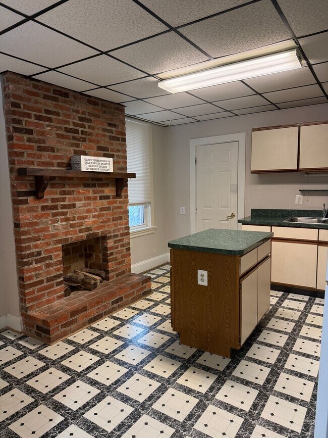 Building Photo - Motter Ave