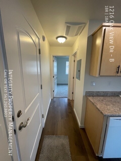 Foto del edificio - 1216 Oak View Dr