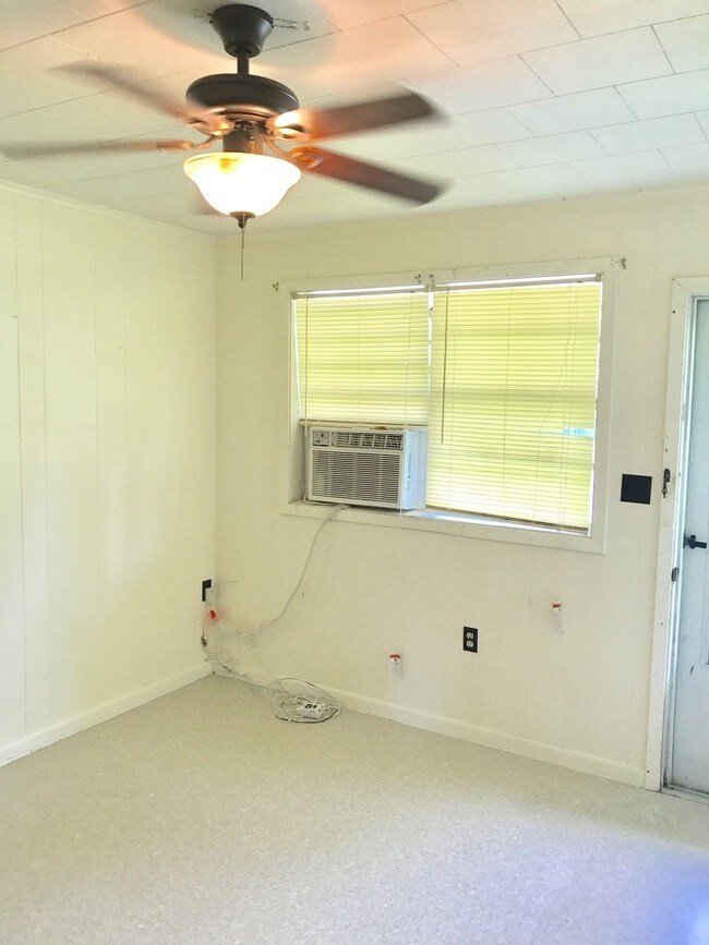 Foto del interior - 141 Colonial Ln
