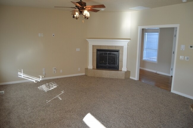 Building Photo - 4bed, 3bath, 2,454sq.ft. hom in Kuna