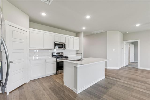 Foto del edificio - 729 Poppy Ln