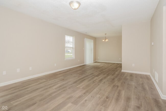 Building Photo - 536 New Moon St