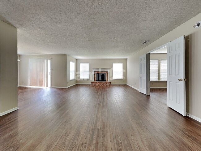 Foto del edificio - 10460 Buckshire Ln