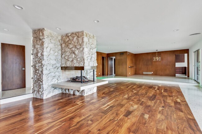 Building Photo - 430 Starlight Crest Dr
