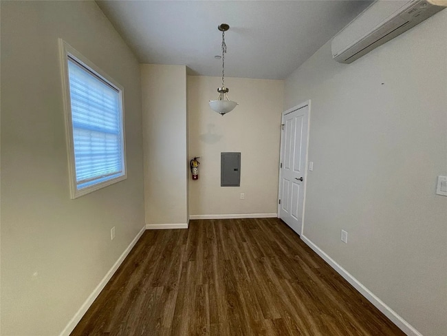 Building Photo - 43-47 Park Ave