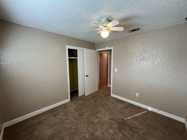 Building Photo - Single story 3 bedroom with RV parking!