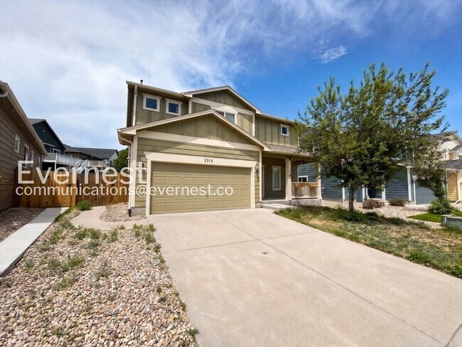 Building Photo - 3 Bed/2.5 Bath Home with Modern Amenities / Available Now!