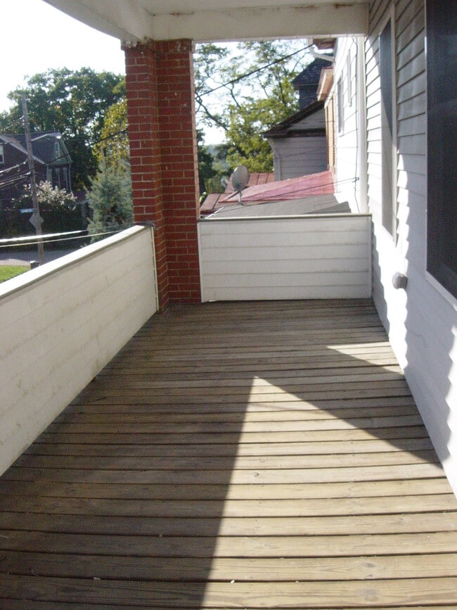 Building Photo - 242 Dilworth St