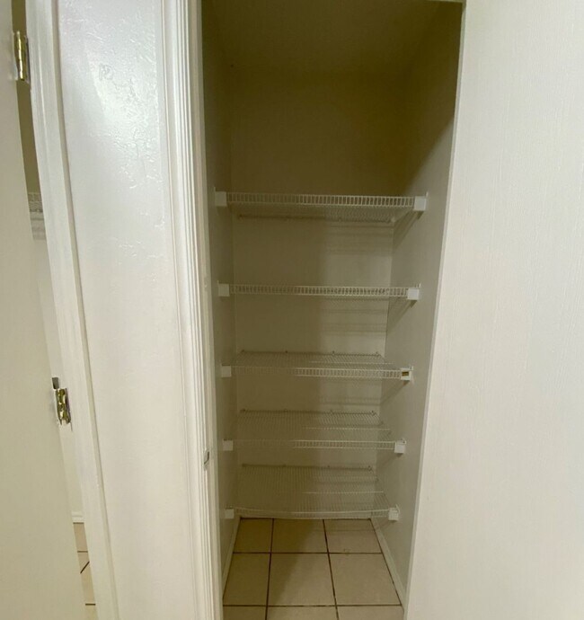 Foto del edificio - 4 bedroom 2 bath - Norman