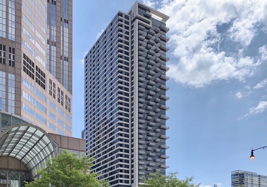 Primary Photo - 235 W Van Buren St