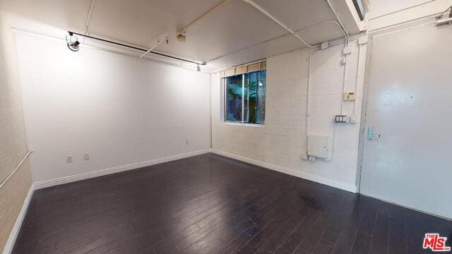 Building Photo - 1130 Flower St