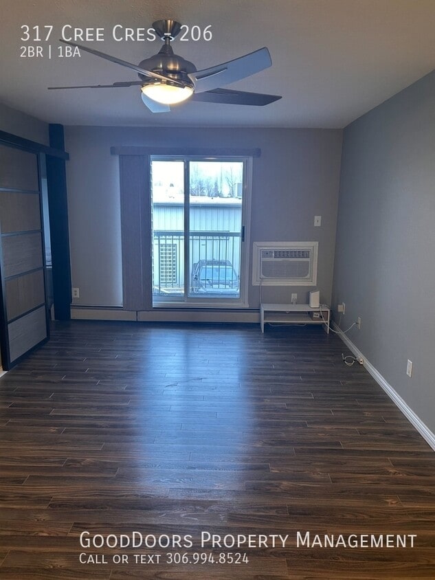 Primary Photo - 317 Cree Crescent