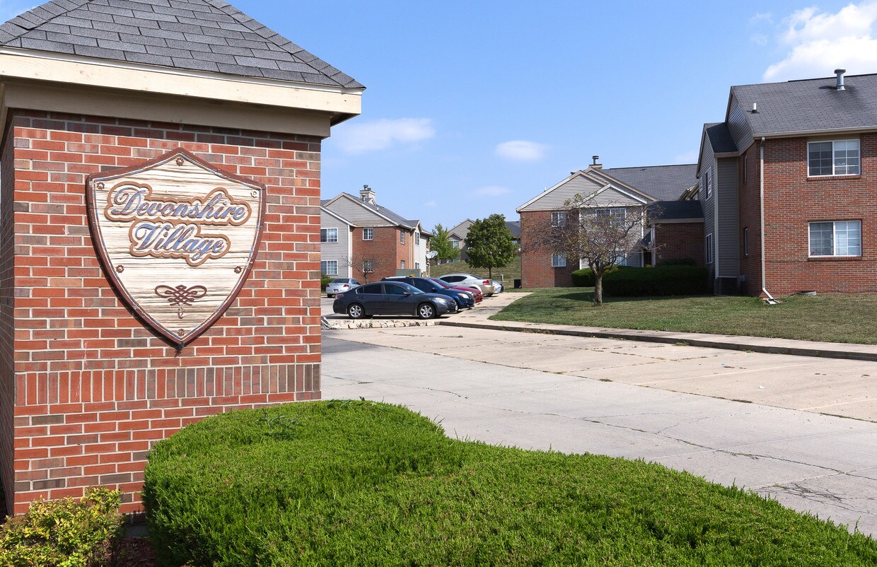 Devonshire Village Apartments at 3501 Cambridge Ct Danville, IL