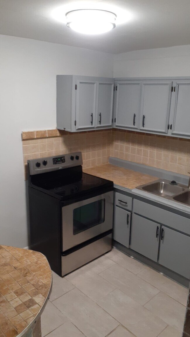 5708 Merrill Rd, Jacksonville, FL 32277 Townhome Rentals in