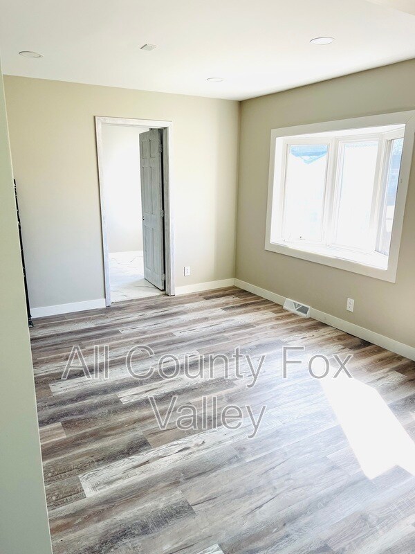 Building Photo - 301 Sexauer Ave