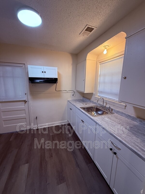 Foto del edificio - 2668 Browning Ave