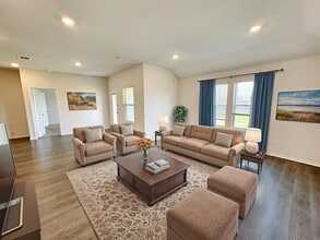 Building Photo - 907 Farmstead Wy