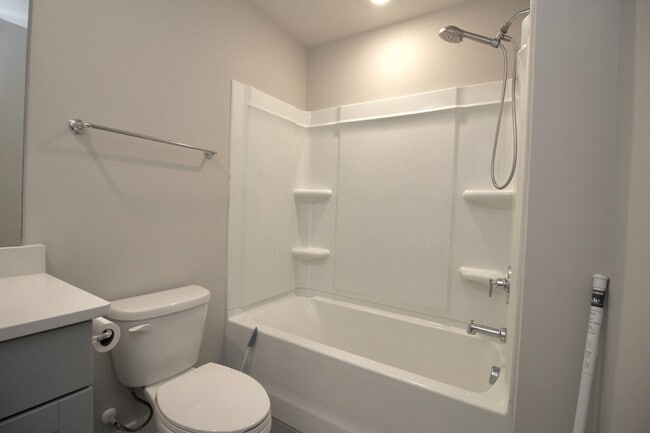 Building Photo - 35 Beachley Pl