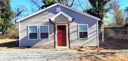 Building Photo - 304 4th St