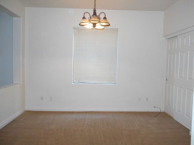 Foto del edificio - Stunning 4 Bedroom Home in North Las Vegas!