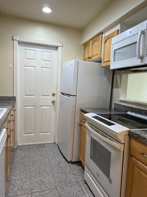 Foto del edificio - 1435 Del Rio Cir