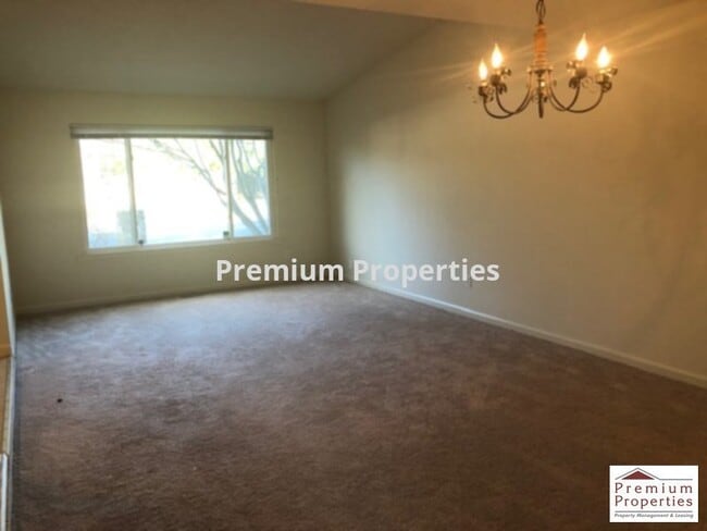 Building Photo - 5182 Jomar Dr