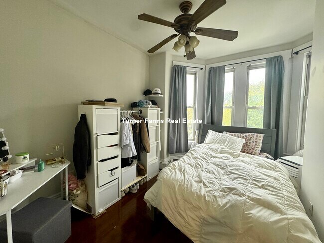 Foto del edificio - 717 Parker St