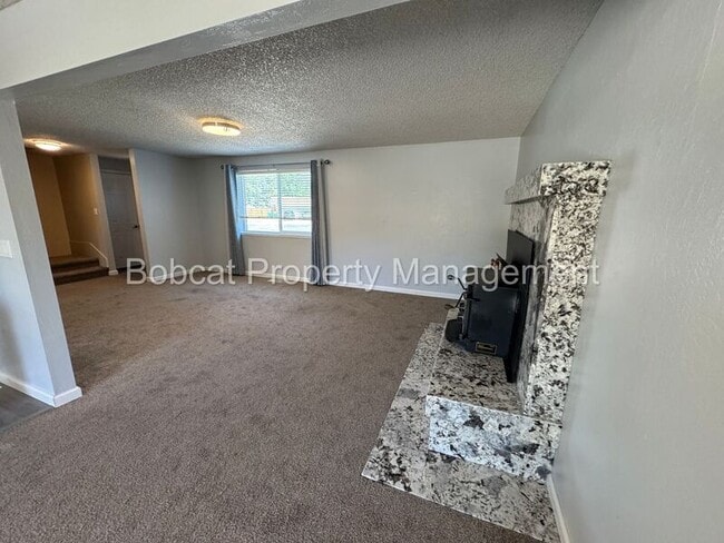 Building Photo - 20 Bodie Dr