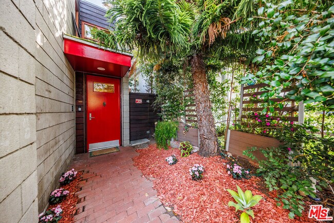 Foto del edificio - 3225 Greenfield Ave
