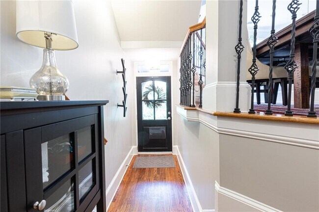 Foto del edificio - 754 Clifton Heights Ln NE