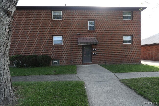 Foto del edificio - 105 Fernald Ave