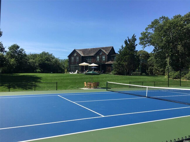 Foto del edificio - 1470 Evergreen Ln